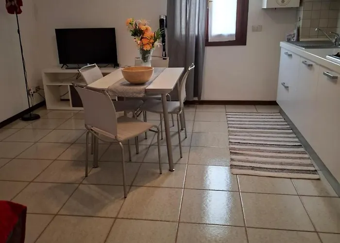 Per 5 Pax Centro Castelfranco Lägenhet *